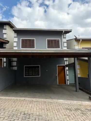LOCAÇÃO! CASA EM CONDOMÍNIO EM SÃO ROQUE-SP!