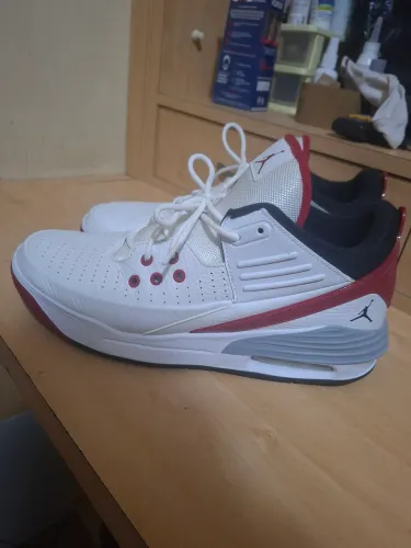 Tênis(44) Jordan Max Aura 5 White Muito Novo