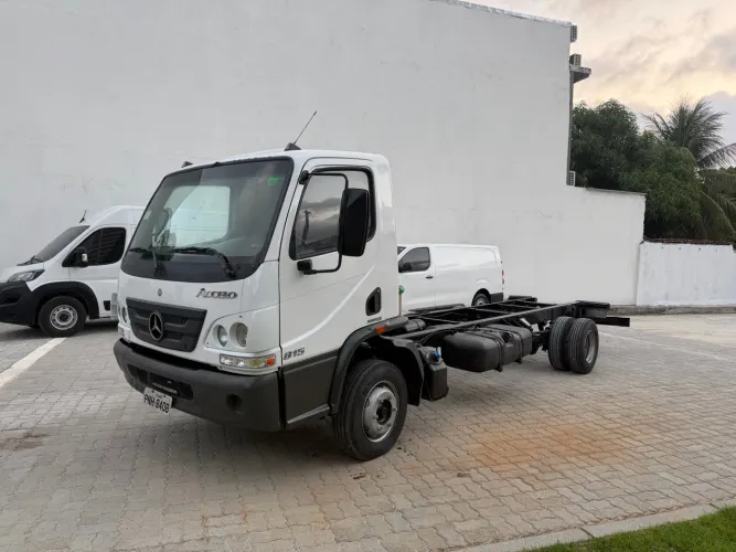 Accelo 815
