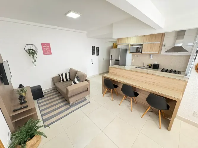 Alugo excelente apartamento no Lozandes
