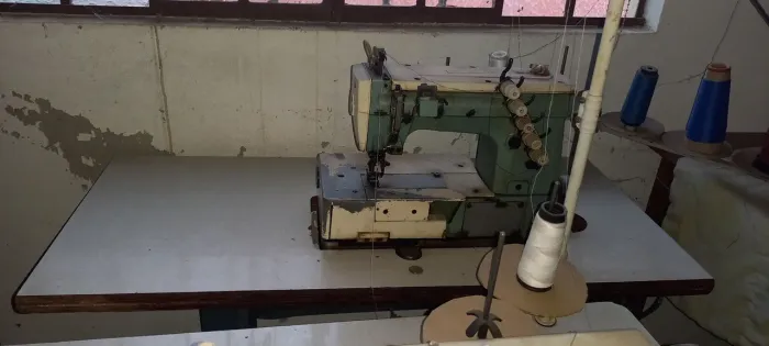 Máquina Galoneira industrial coverstitch