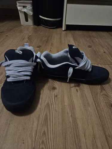 VANS KNU SKOOL (azul marinho)