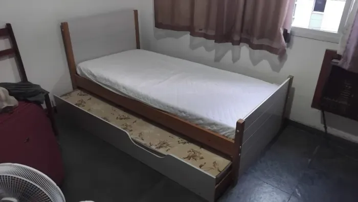 Cama de Solteiro com Bicama em Ótimo Estado + 2 colchões