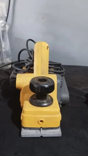 Plaina Elétrica Manual Dewalt D26676b2