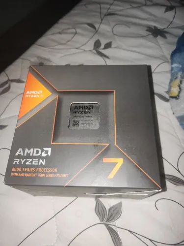 Processador AMD Ryzen 7 8700G AM5