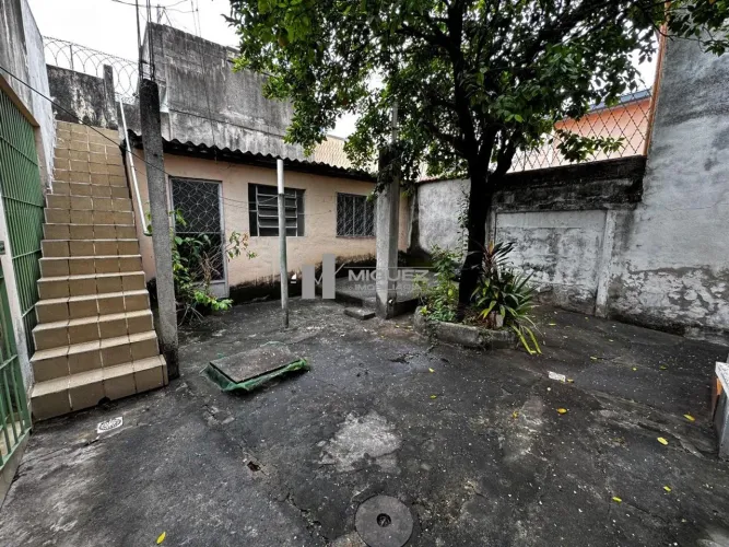CASA A VENDA RUA LOPES DA CRUZ (MÉIER) 3 QUARTOS, 1 SUITE. VAGA DE GARAGEM PARA 3 CARROS.