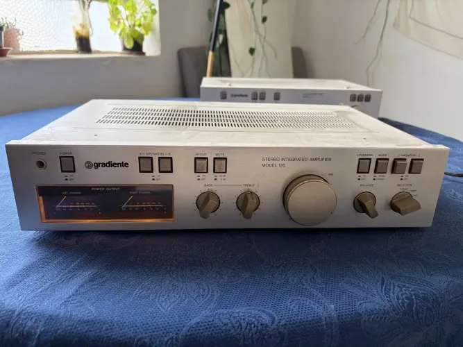 Amplificador Stereo Gradiente vintage modelo 126