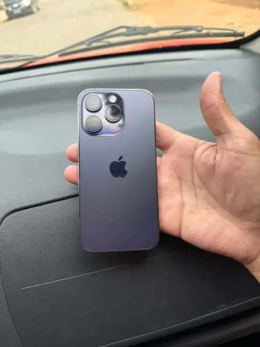iPhone 14 Pro roxo