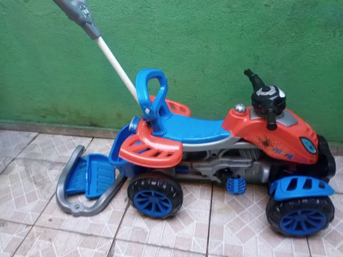 Carinho de passeio infantil