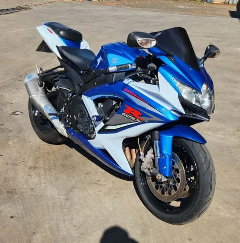 Vendo Suzuki GSX R 750 srad
