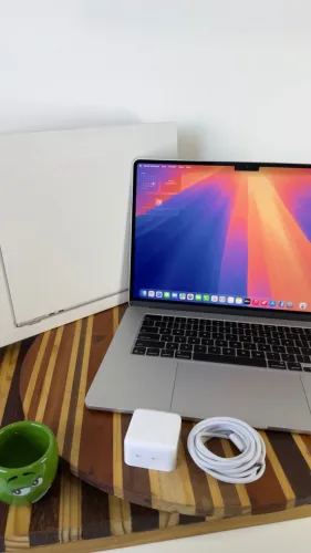 MacBook Air M4 24gb e 1 TB de armazenamento 15 polegadas *595*