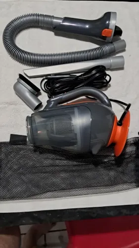 Vendo aspirador de pó semi-novo para veículos, com acendedor interno.