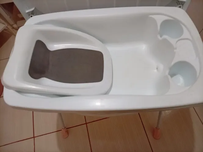 Vendo banheira com suporte borigoto,barato pra ir logo