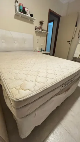 Colchão e base de cama 