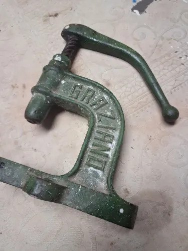 maquina para prender botões de metal