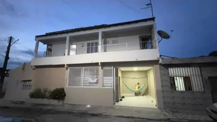 Venda conj Industriario / 1 casa + 2 apartamento - 390.000