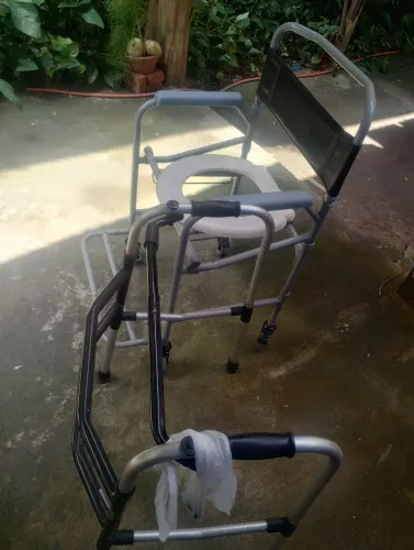 Cadeira de banho e andador