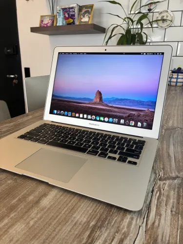 MacBook Air 13 2017 i5 8GB SSD 128GB Apenas 179 Ciclos