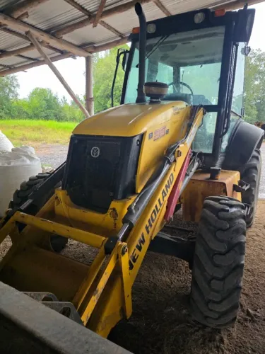 Retroescavadeira New Holland B95B