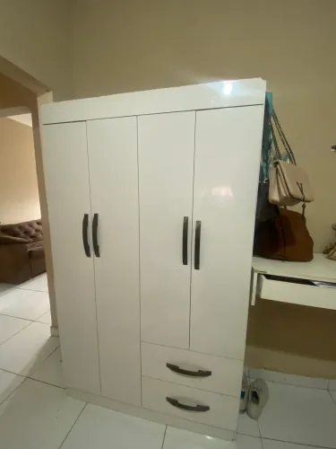 Guarda roupa 4 portas