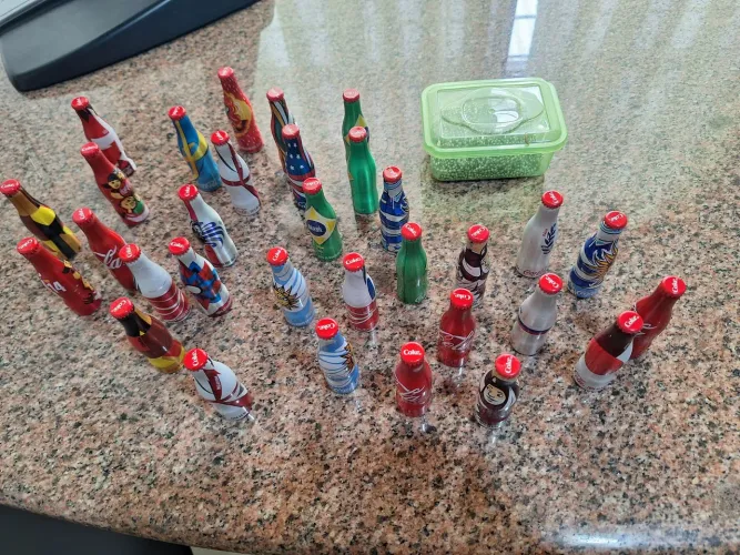 Coleção 32 garrafinhas da coca em alumínio