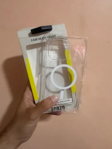 Capa acrílica casca de ovo iPhone 14 Pro Max