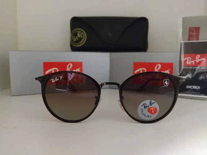 ÓCULOS DE SOL RAYBAN FERRARI POLARIZADO