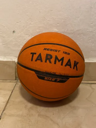 BOLA DE BASQUETE  TARMAK RESIST 100 TAMANHO 4