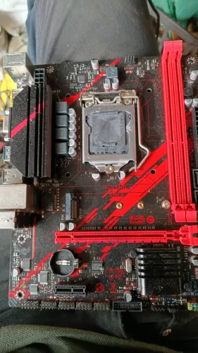 Placa mãe B75M LGA 1155 DD3 2° ou 3° geração não sei se funciona