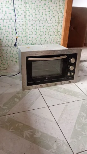 Forno elétrico elétrico muito conservado só 700,00 reais