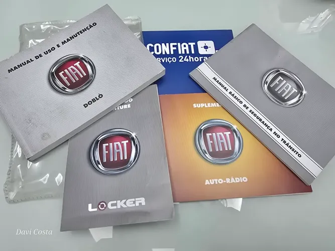 Manual do proprietário da Doblo Adventure locker