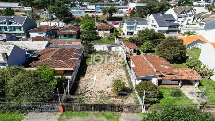 TERRENO À VENDA NO CENTRO CÍVICO Terreno à Venda No Centro Cívico