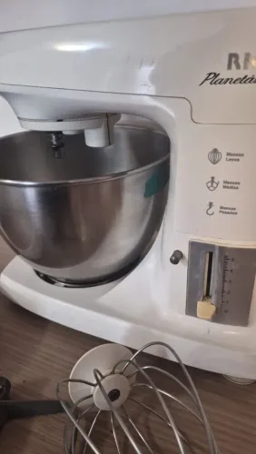 Batedeira Arno planetária  bowl de inox,  batedor raquete e globo<br><br>Quero 100 nela<br>110v
