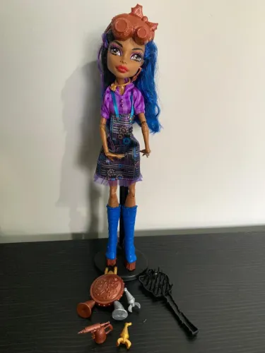 Boneca Monster High Robecca Steam Art Class