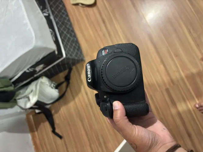 CANON T5i