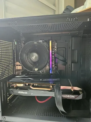 PC GAMER RAYZEN 5 5500 RX 7600