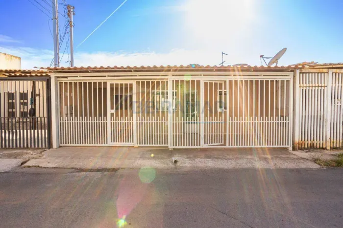 Casa à Venda na QR 7 Conjunto A - Candangolândia