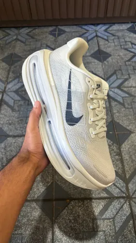 Vomero Premium - Grey - Tamanho 44