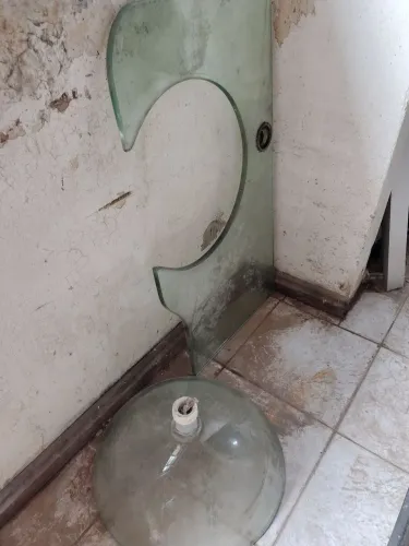 Cuba de vidro redonda com suporte 