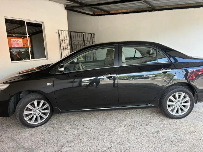 Toyota Corolla Altis 2.0 Flex 16V Aut. 2013