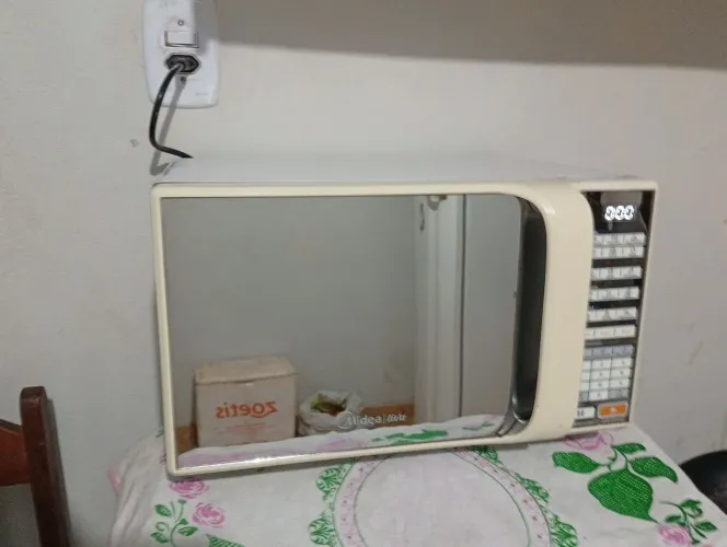 Microondas Midea Espelhado