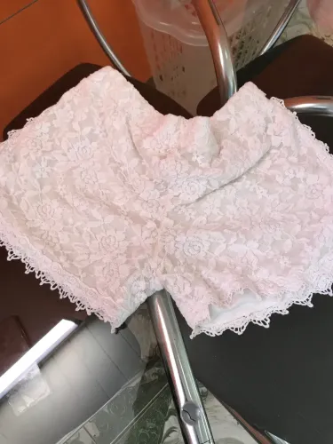 Shorts renda branco