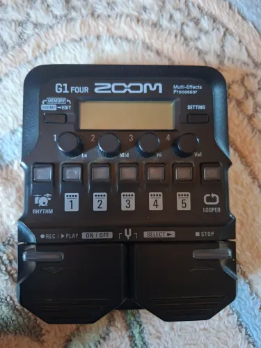 Pedaleira zoom G1 four 