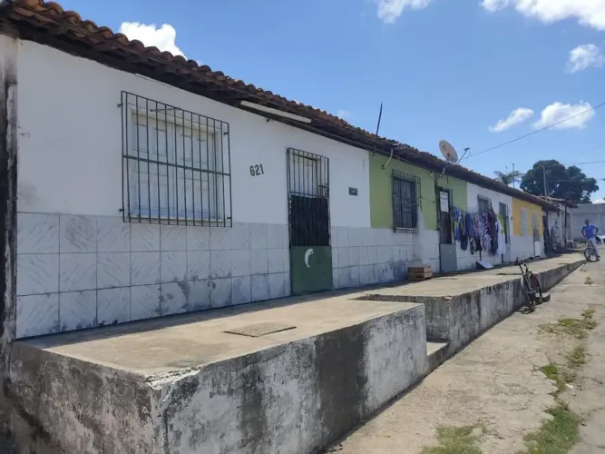 Cinco casas de vila à venda no Santos Dumont