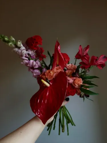 Buquês e Arranjos Florais Autorais | Elie Plante