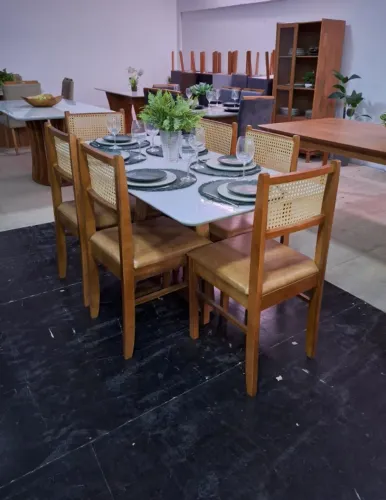 Conjunto Mesa Pedro tecido veludo tampo de vidro, 100% madeira