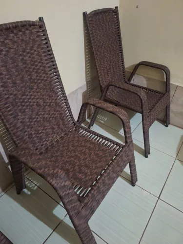 Cadeiras em fibra sintética