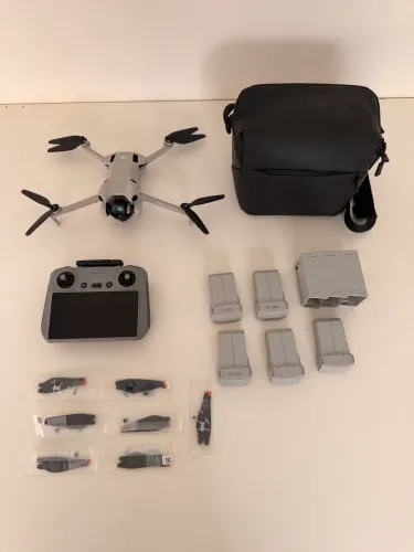 DJI MINI 4 PRO FLY MORE COMBO - SEMI NOVO