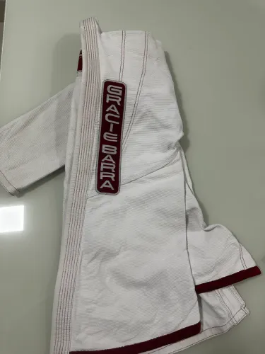 Kimono Gracie Barra A5 usado