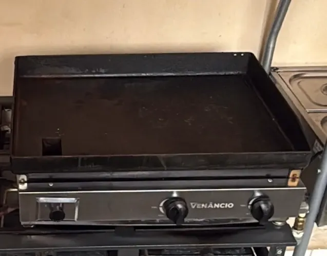 Chapa Bifeteira Venâncio Deguste Luxo A Gás Bancada Em Aço 66cm C65